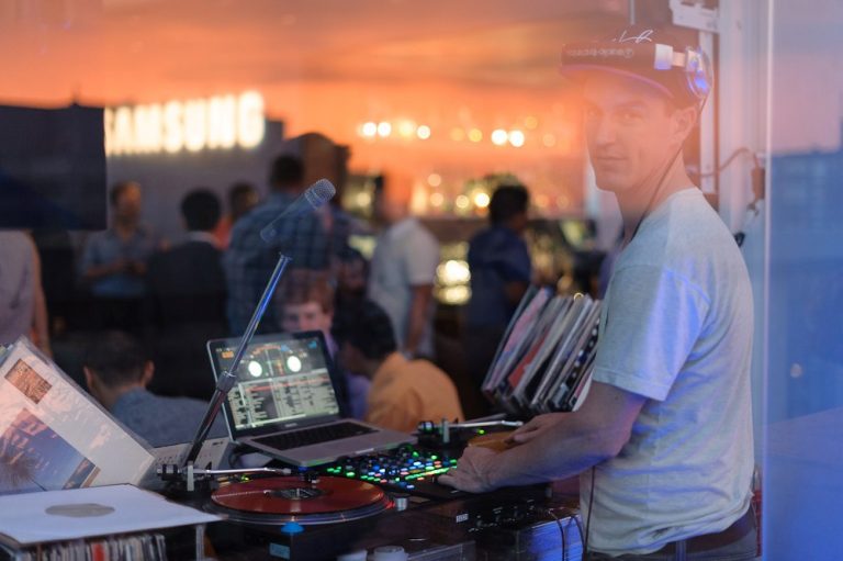 evolved entertainment toronto 005 full size 768x511