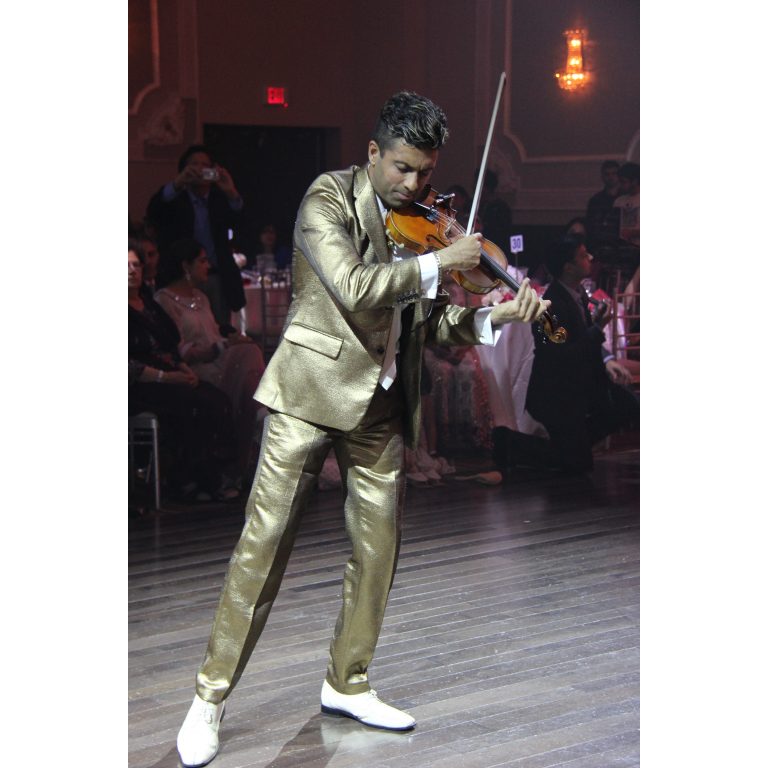 g pinto violinist toronto 010 full size 768x768