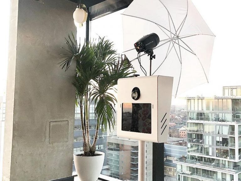 hotshotz photobooth toronto 003 homepage 2 768x576