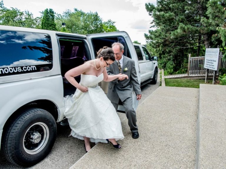 just for u limo bus toronto 004 homepage 768x576