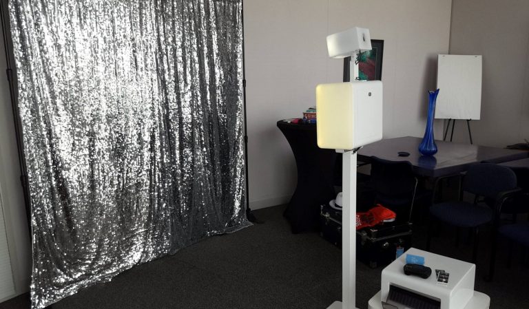 the selfie spot photobooth mississauga 032 full size 768x449