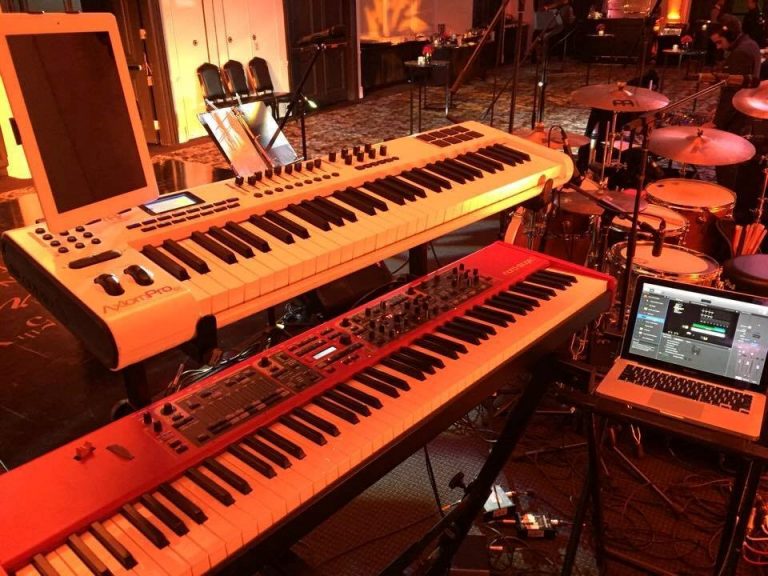 yours truly live music toronto 002 full size 768x576