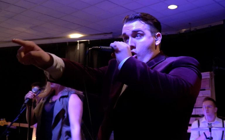 yours truly live music toronto 011 full size 768x480