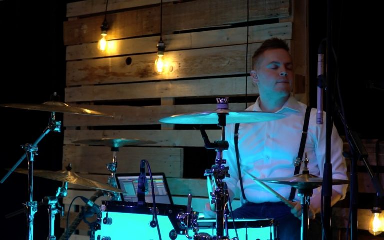 yours truly live music toronto 017 full size 768x480