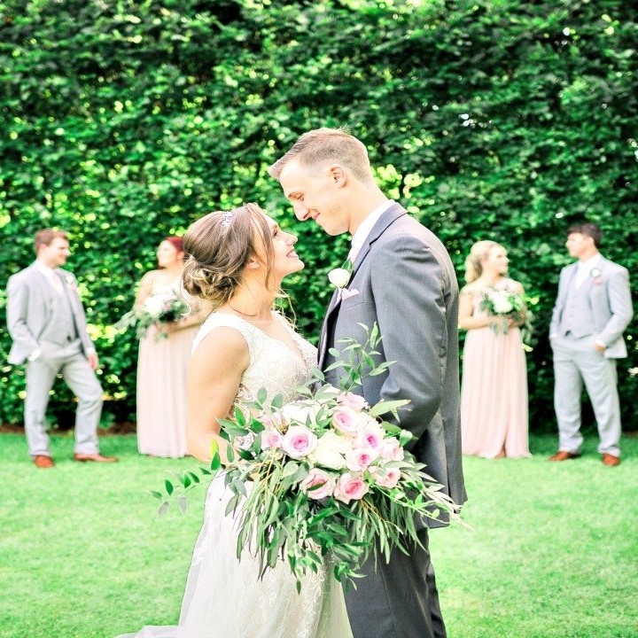 Crosswinds Golf Country Club logo