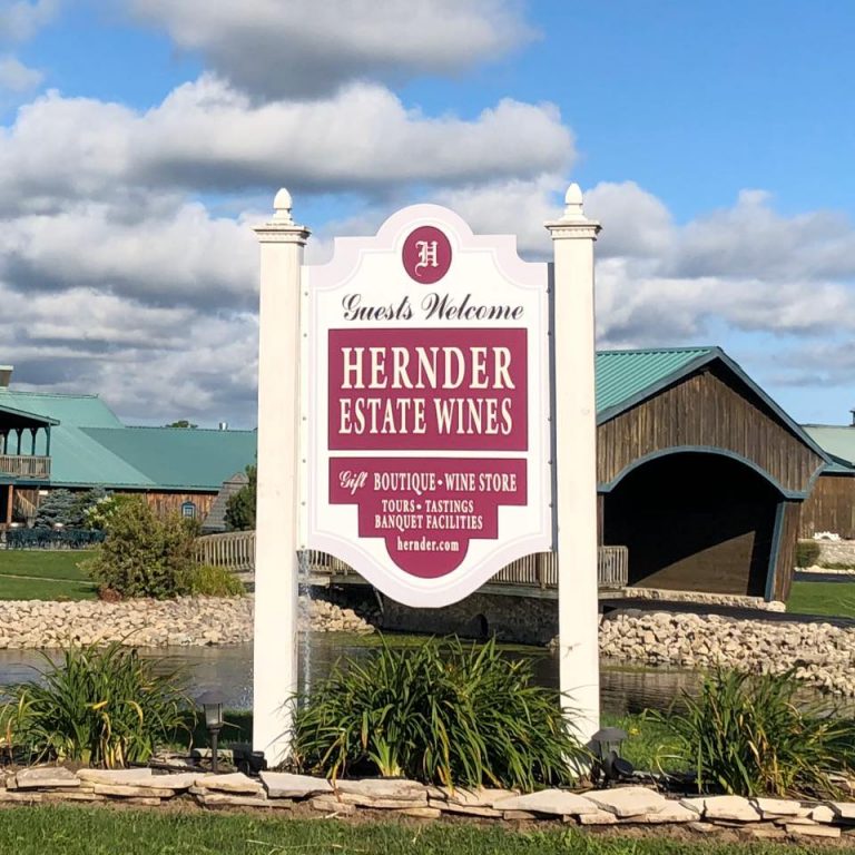 Hernder Estate Wines logo 768x768