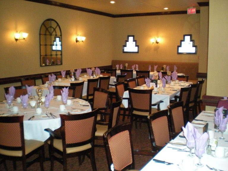 Canadiana Restaurant and Banquet Hall 4 768x576