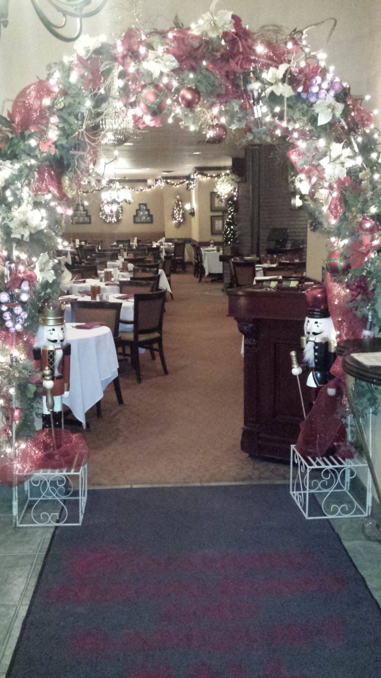 Canadiana Restaurant and Banquet Hall 6 768x1365