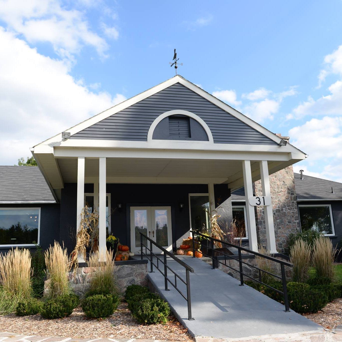 Marlwood Golf and Country Club logo