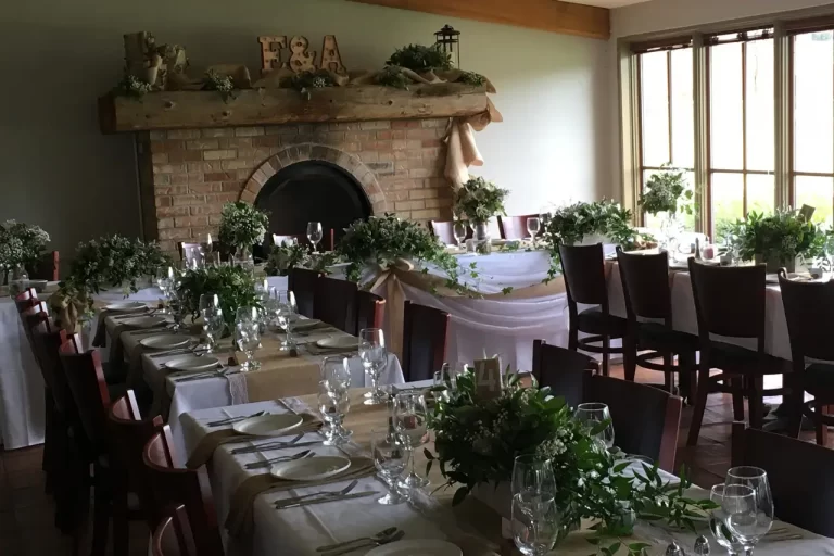 dining room fireplace 2017 50 25039 768x512