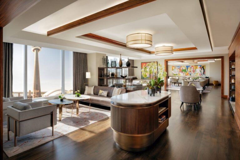 rz yyzrz club lounge2 35182 Classic Hor 768x513