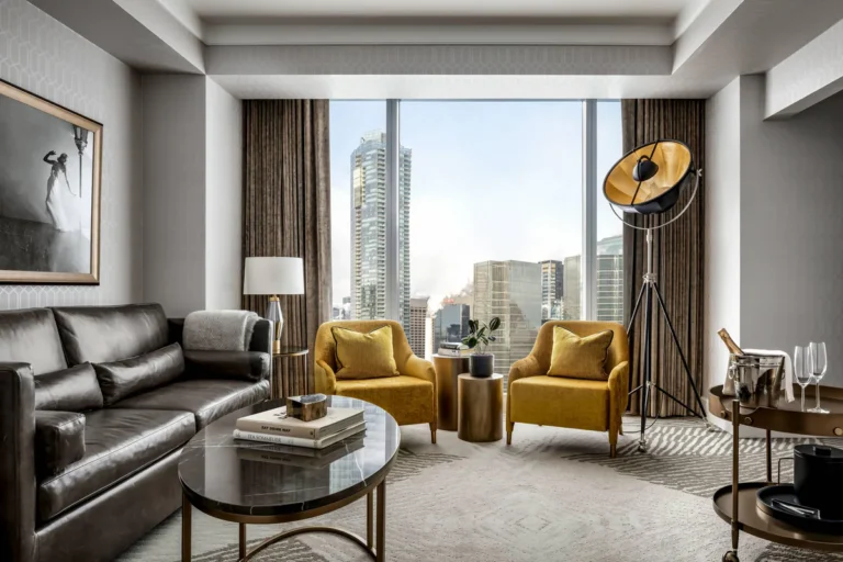 yyzrz living 8473 hor clsc 768x512