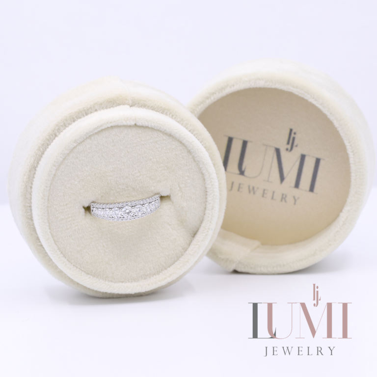 Diamond wedding ring